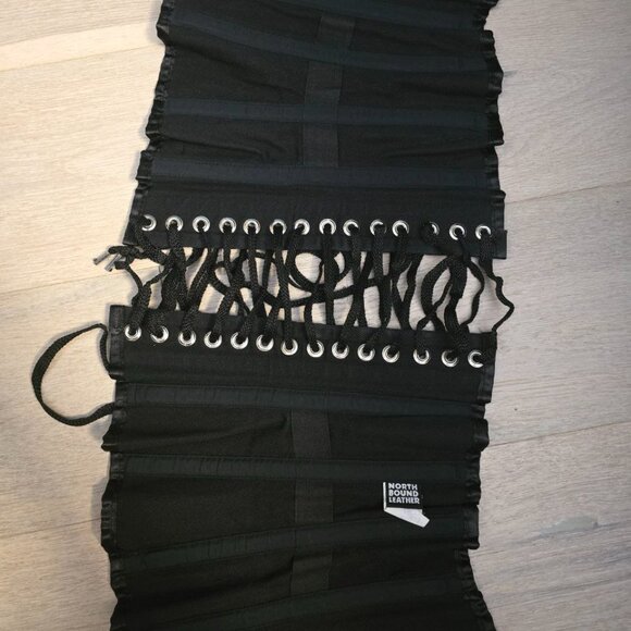 Corset - Picture 3 of 4